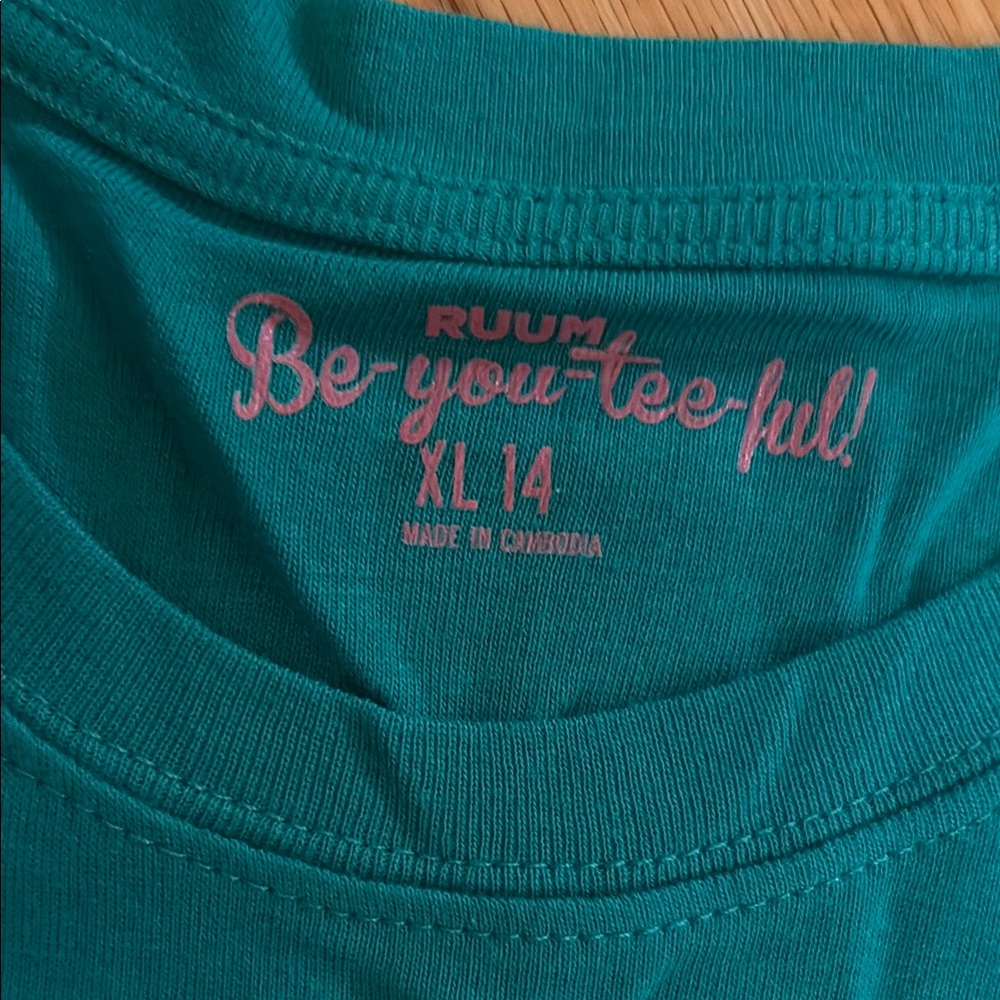 Bundle of Old Navy and Ruum Teal and Floral XL Long Sleeve Tees - Picture 13 of 14
